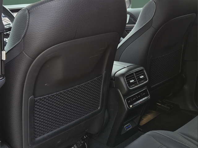 Used 2025 Black Mercedes-Benz GLS 580 image 30