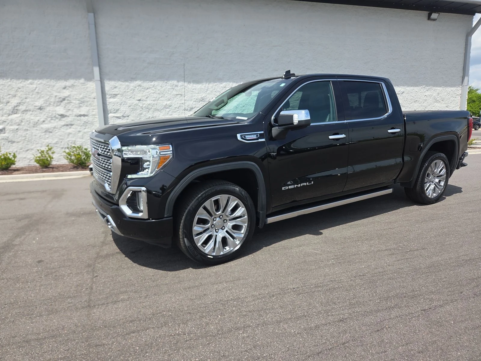 2022 GMC Sierra 4WD Crew Cab Short Box Denali's photo