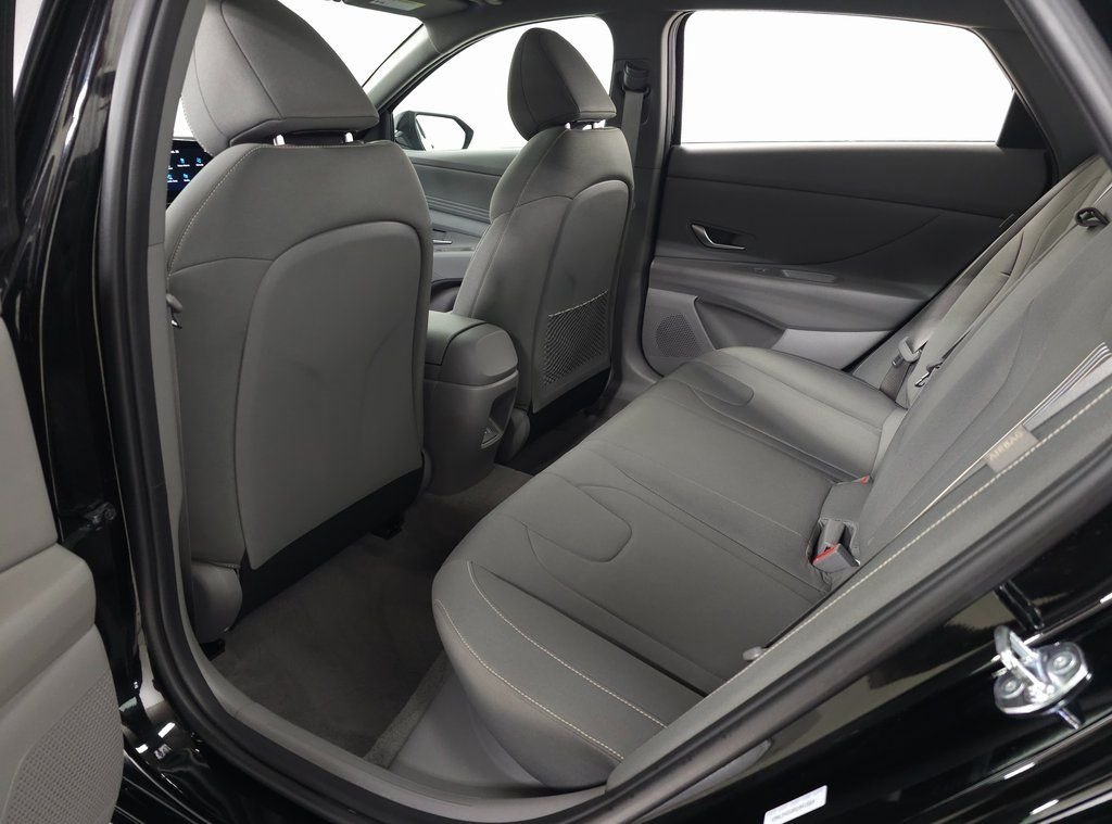 2025 Hyundai Elantra SEL - Photo 32