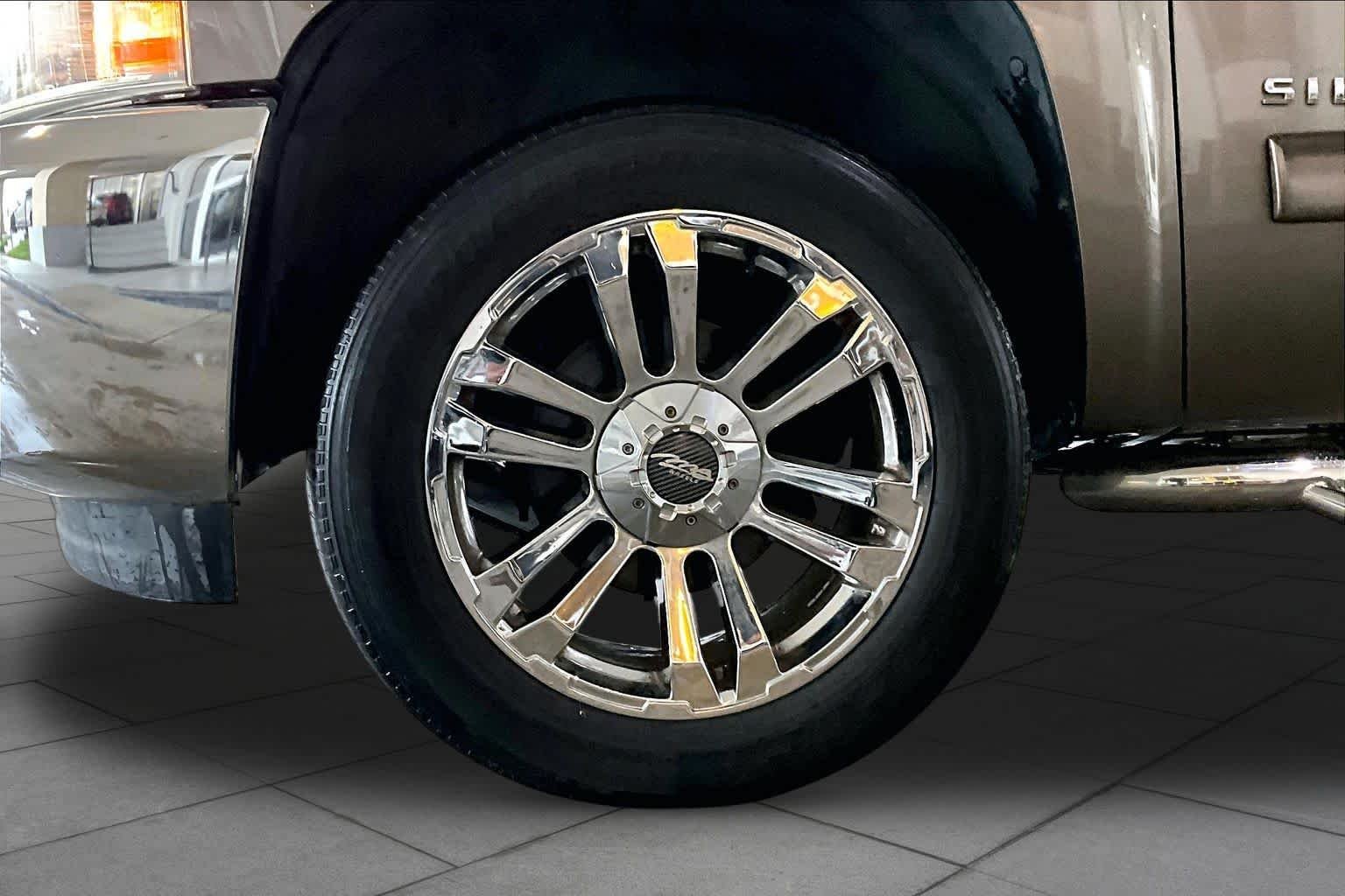 Used 2012 Mocha Steel Metallic Chevrolet LT image 10