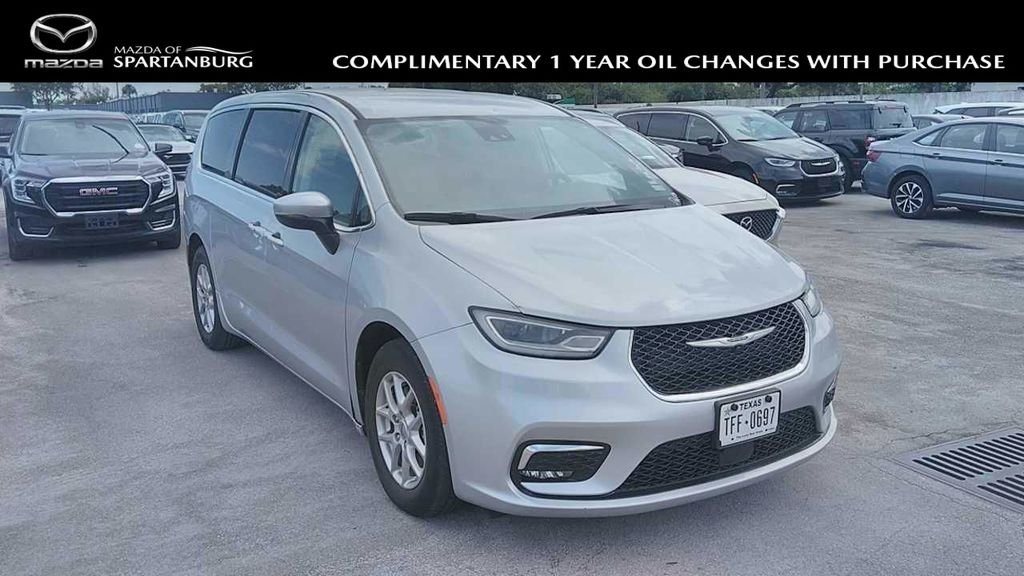 Used 2023 Silver Chrysler Touring L image 1