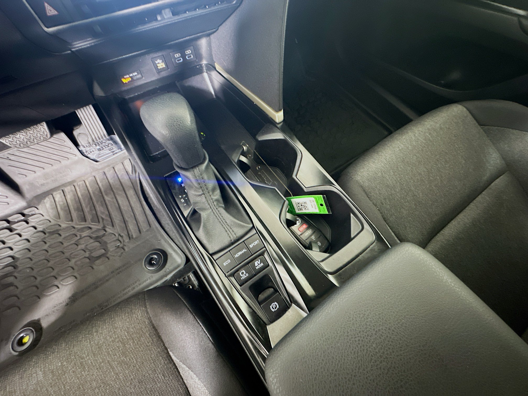 Certified Used 2025 Ice Toyota LE image 22