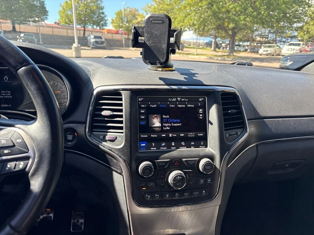 Used 2018 Red Jeep Overland image 14