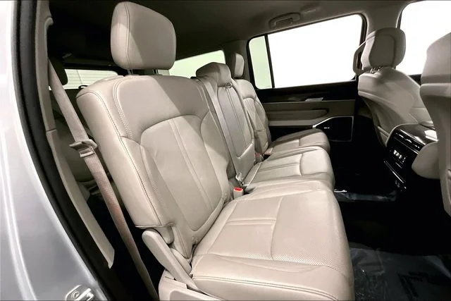 Used 2022 Silver Zynith Jeep Series II image 26