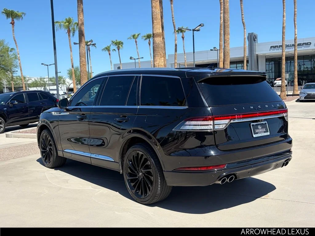 Used 2021 Black Lincoln Reserve image 4