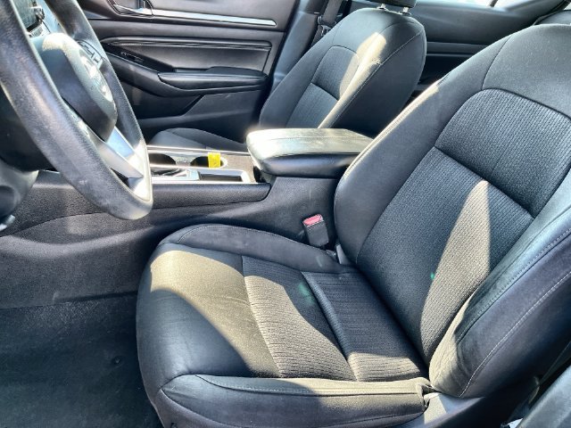 Used 2021 Silver Nissan 2.5 SV image 22