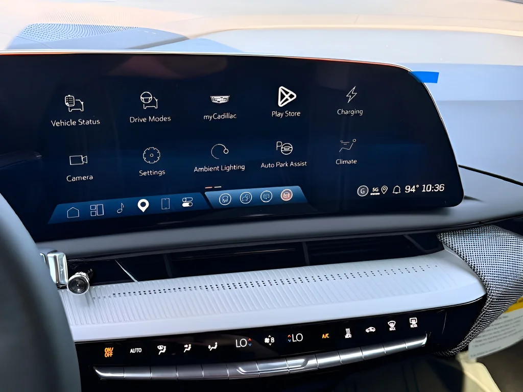 2027 Cadillac OPTIQ Sport - Photo 12