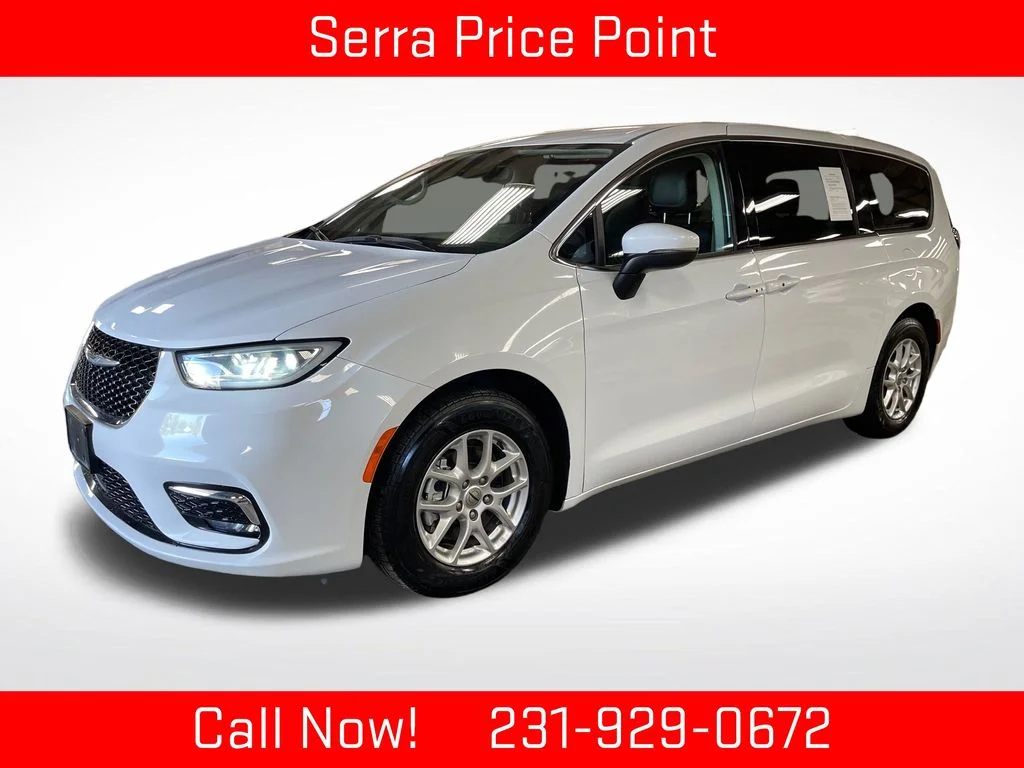 2023 Chrysler Pacifica's photo