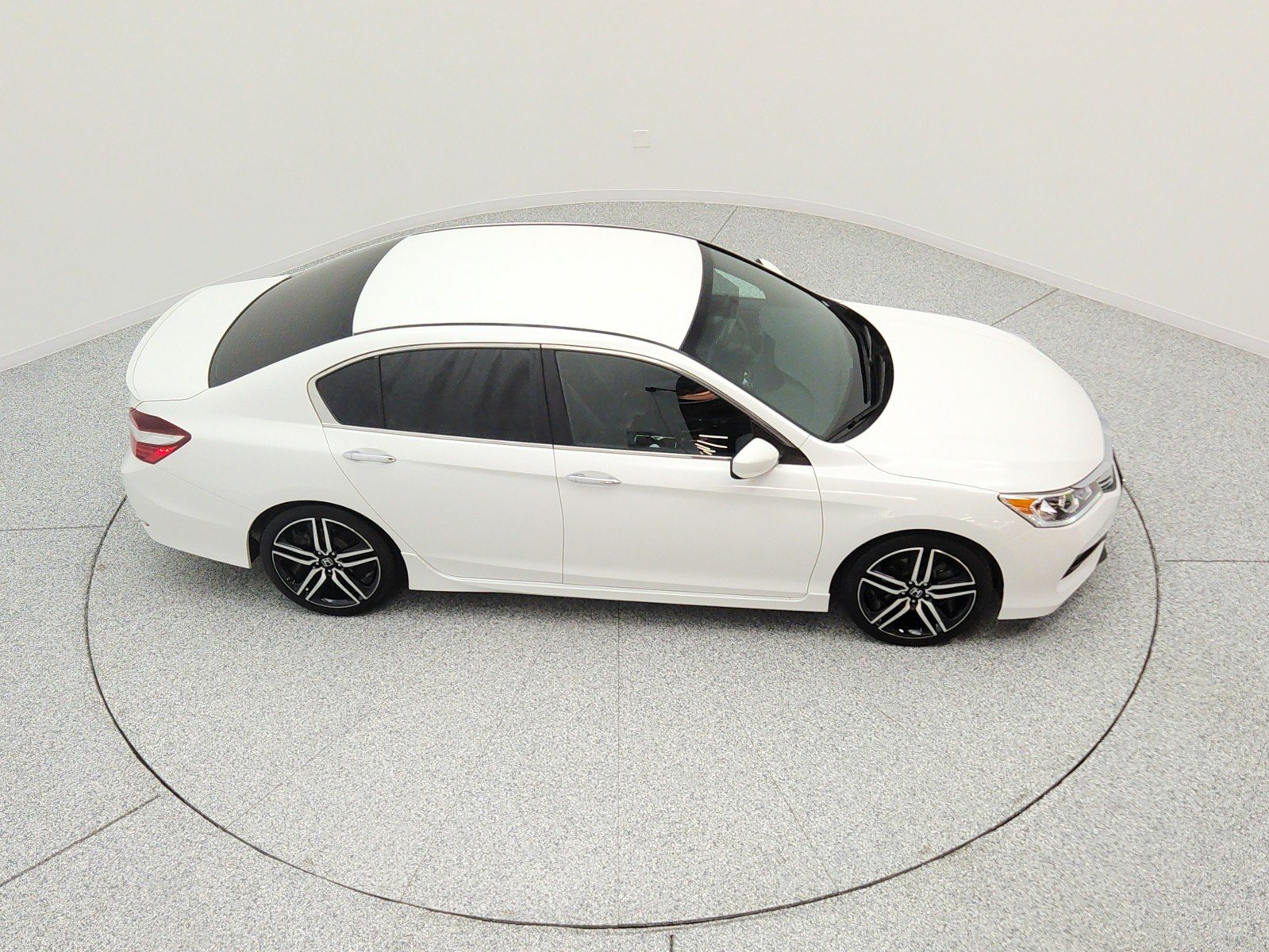 Used 2016 White Orchid Pearl Honda 4dr I4 CVT Sport image 25