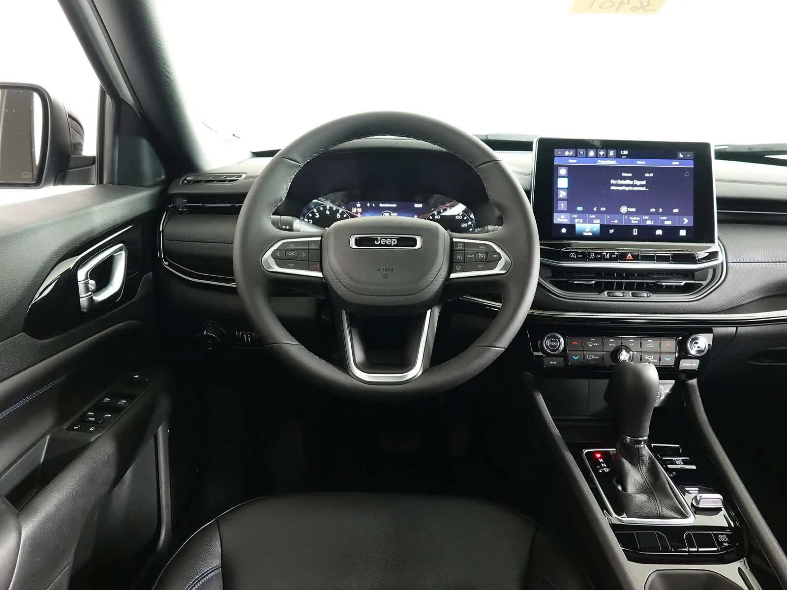 New 2026 Bright White Clearcoat Jeep Latitude image 21