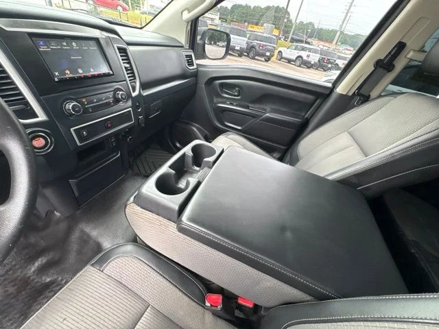 Used 2017 White Nissan S image 20