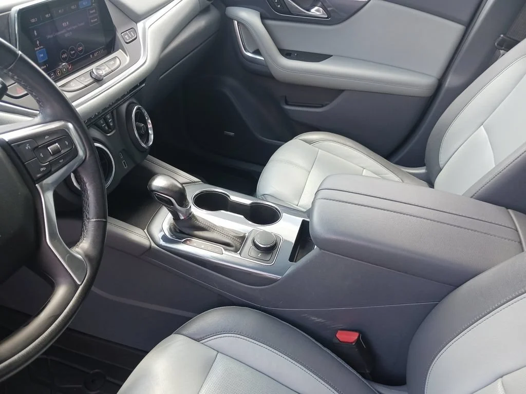 Used 2019 GRAPHITE METALLIC Chevrolet  image 24