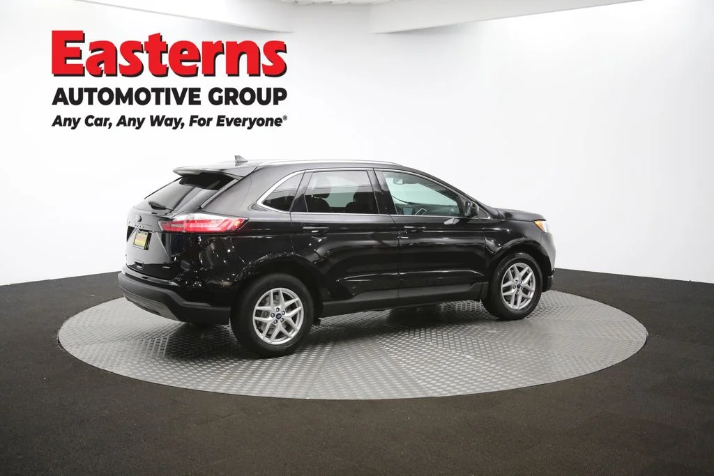 Used 2022 Black Ford SEL image 41