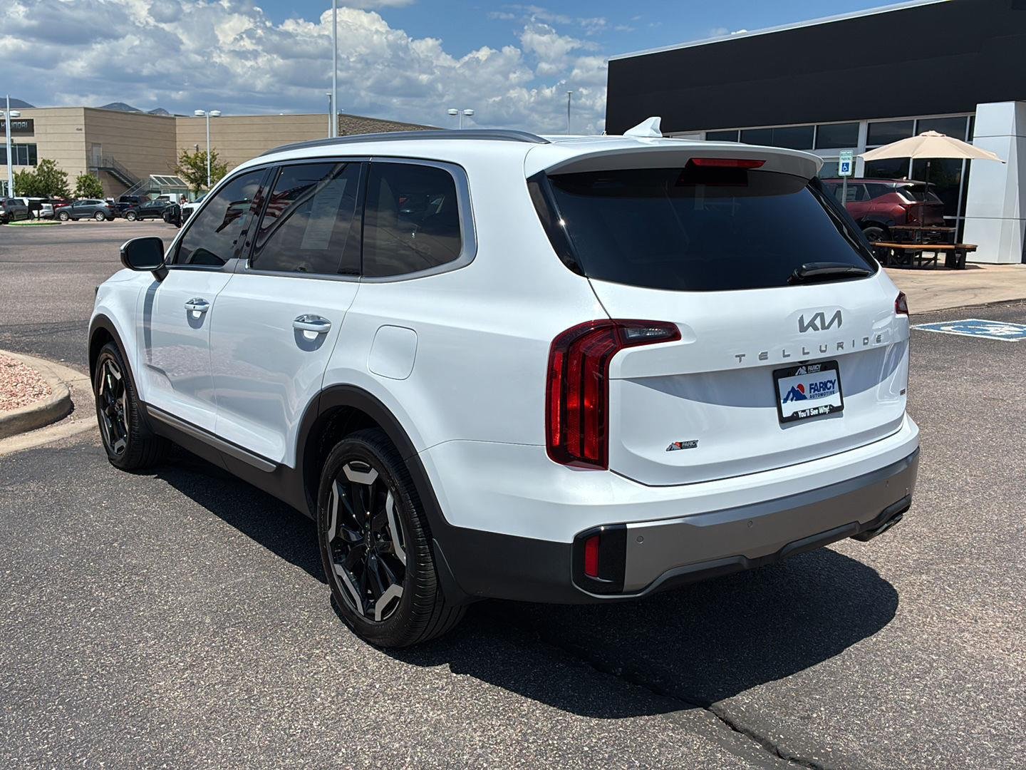 Used 2025 Glacial White Pearl Kia S image 5