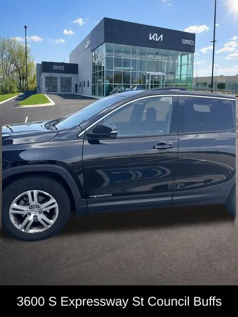 Used 2018 Black GMC SLE image 3