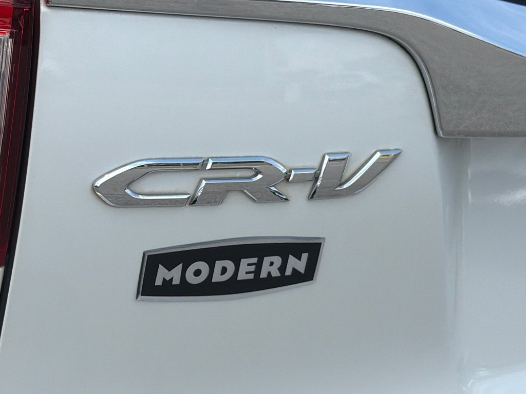 Used 2016 Diamond White Pearl Honda Touring image 31