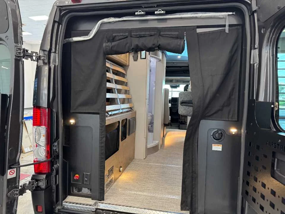 New 2026 GRANITE CRYSTAL METALLIC AIRSTREAM  image 7