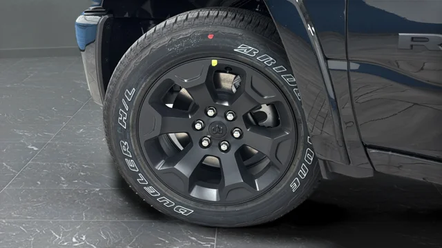 New 2026 Diamond Black Crystal Pearl-Coat Exterior Paint RAM Big Horn/Lone Star image 37