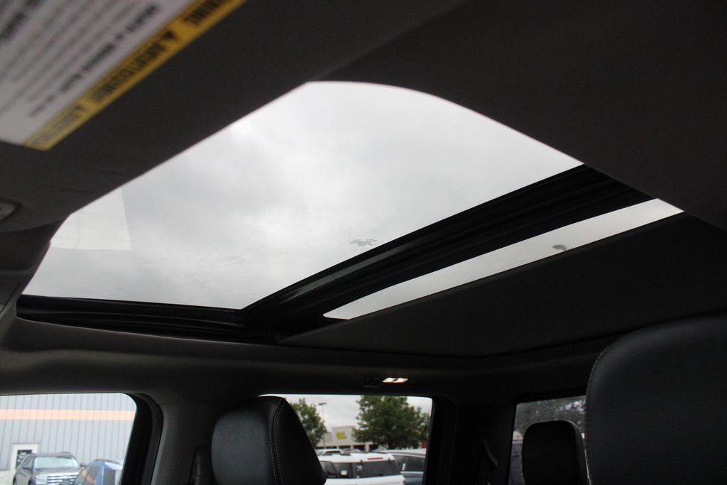 Used 2021 Black Metallic Ford Lariat image 6