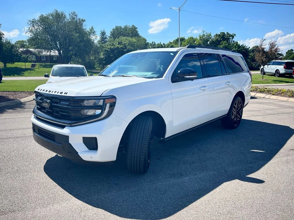 New 2026 White Ford Platinum image 3