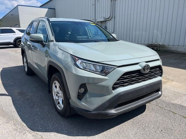 Used 2020 Lunar Rock Toyota XLE image 3