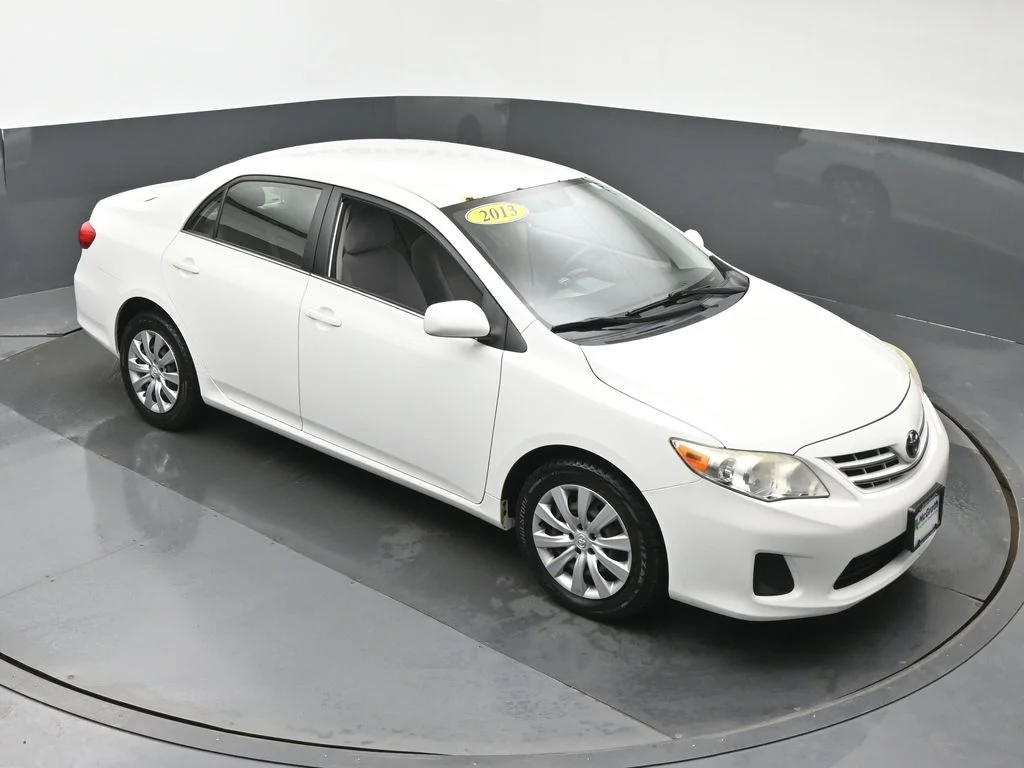 Used 2013 White Toyota LE image 3