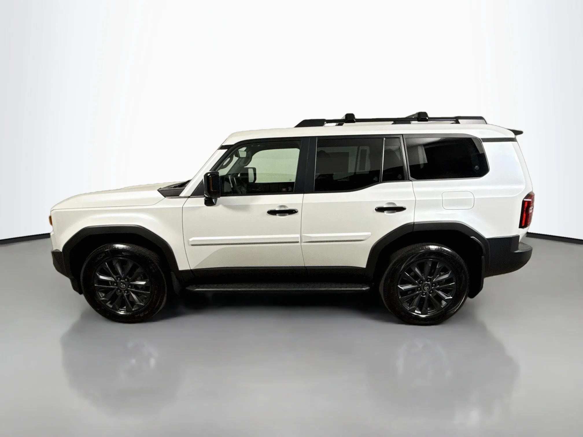 New 2027 Wind Chill Pearl Toyota Land Cruiser image 4