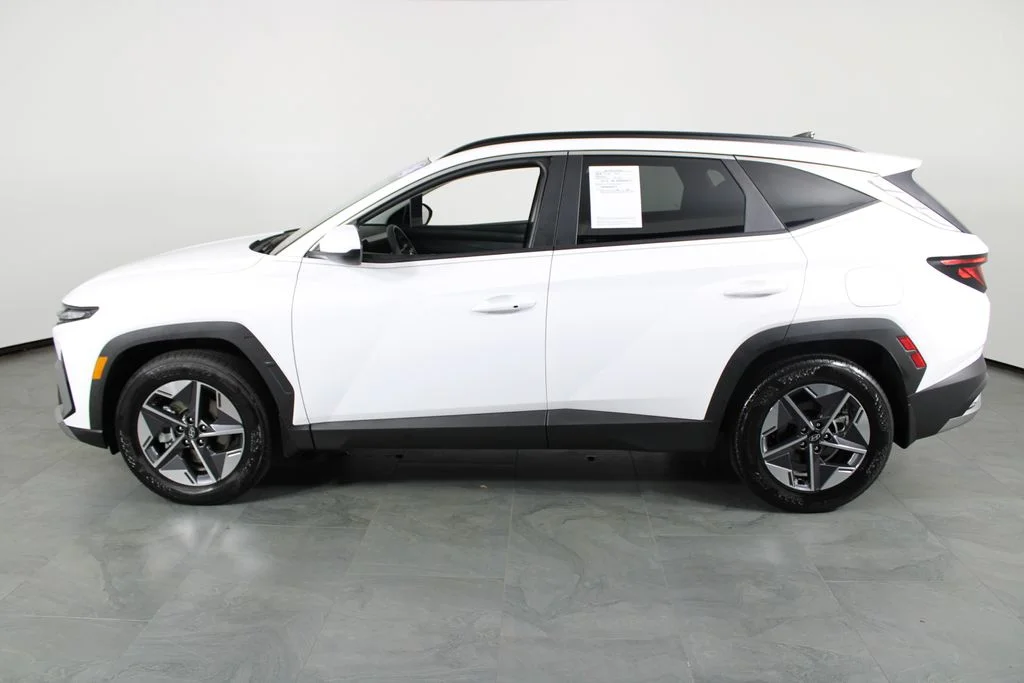 Used 2026 White Hyundai SEL image 11