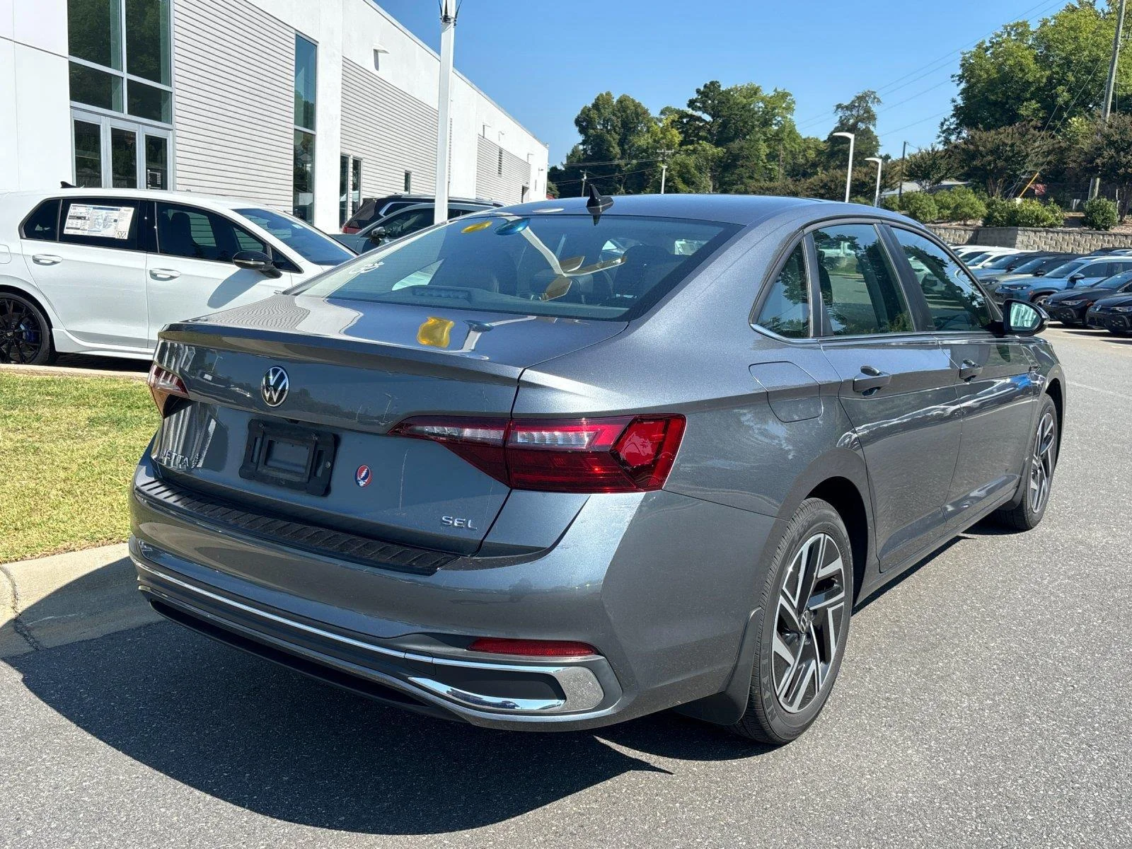Used 2023 Platinum Gray Metallic Volkswagen SEL image 5