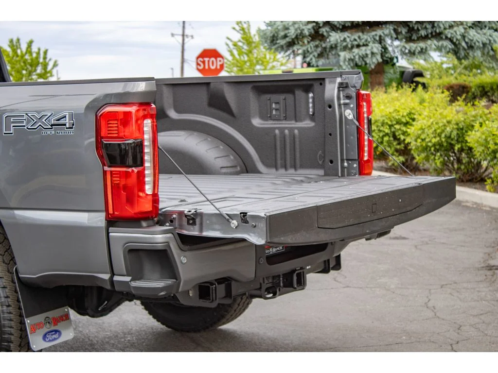New 2026 Carbonized Gray Metallic Ford F-350® Lariat® image 10