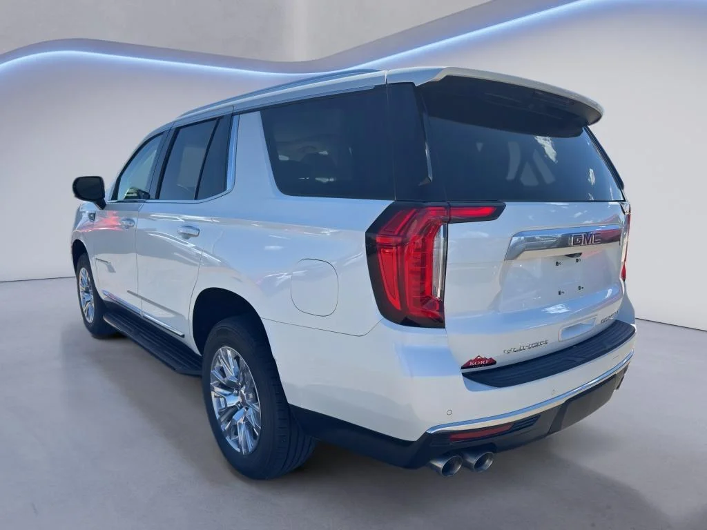 Used 2021 White Frost Tricoat GMC Denali image 8