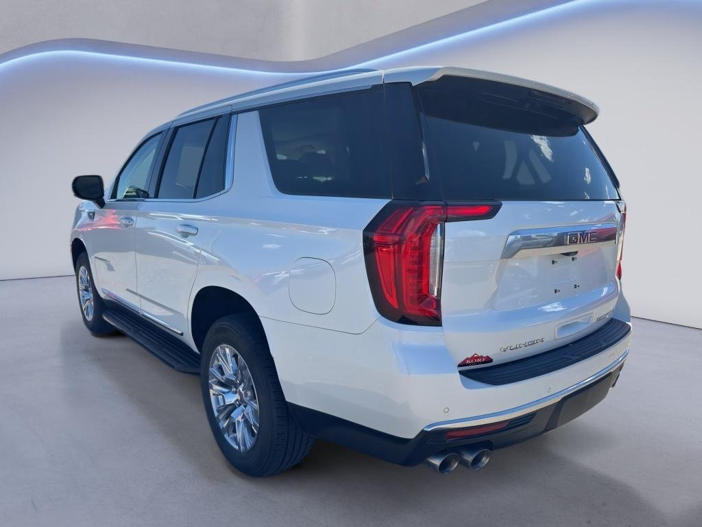 Used 2021 White Frost Tricoat GMC Denali image 8
