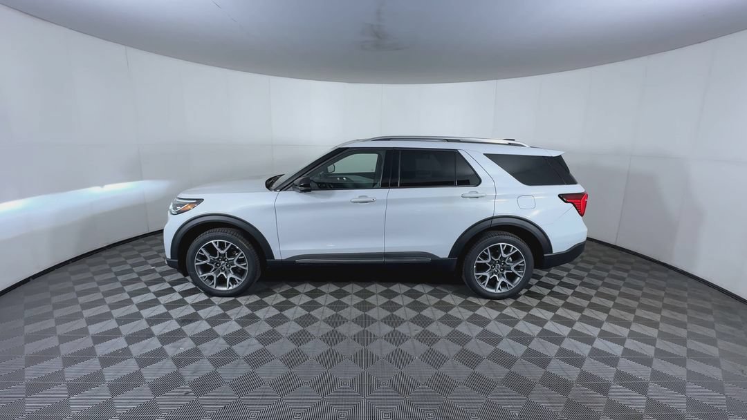 New 2027 Avalanche Gray Ford Platinum image 5