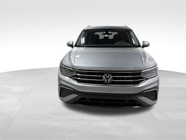 Certified Used 2022 Silver Volkswagen 2.0T SE image 9