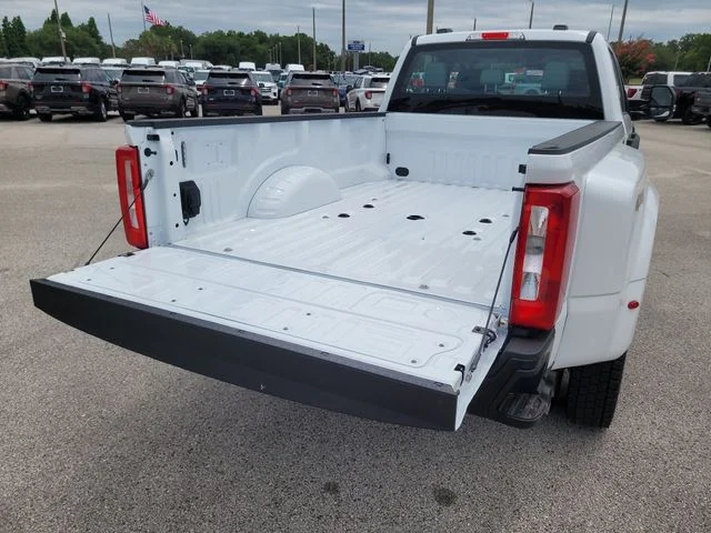 New 2026 Oxford White Ford XL image 11