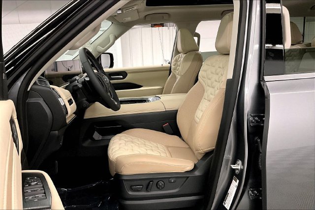 New 2026 Gun Metallic/Super Black Nissan Platinum Reserve image 10