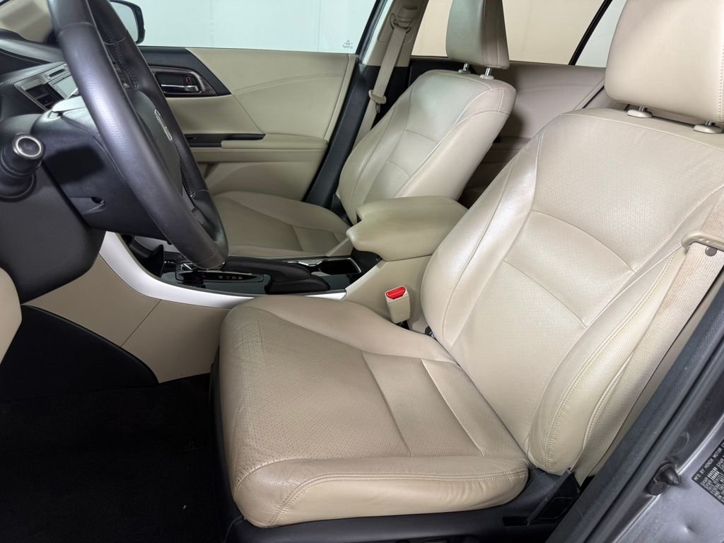 Used 2017 Gray Honda Touring image 10