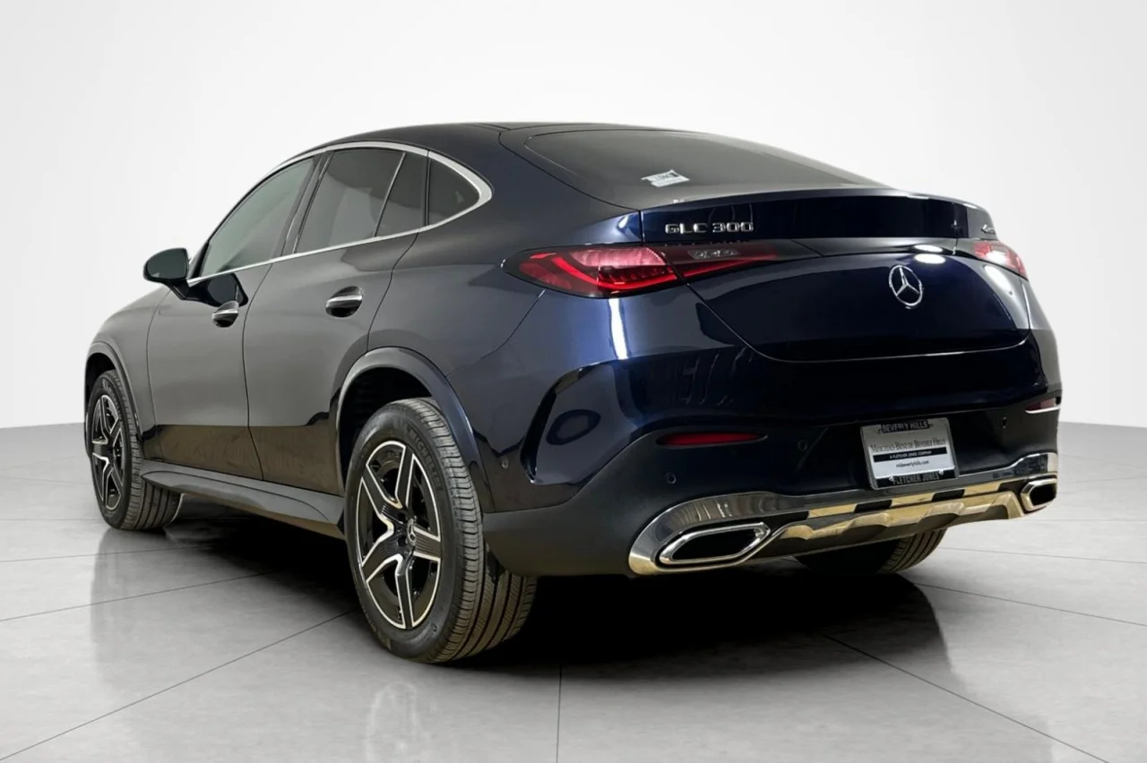 Used 2024 Nautical Blue Metallic Mercedes-Benz GLC 300 image 3