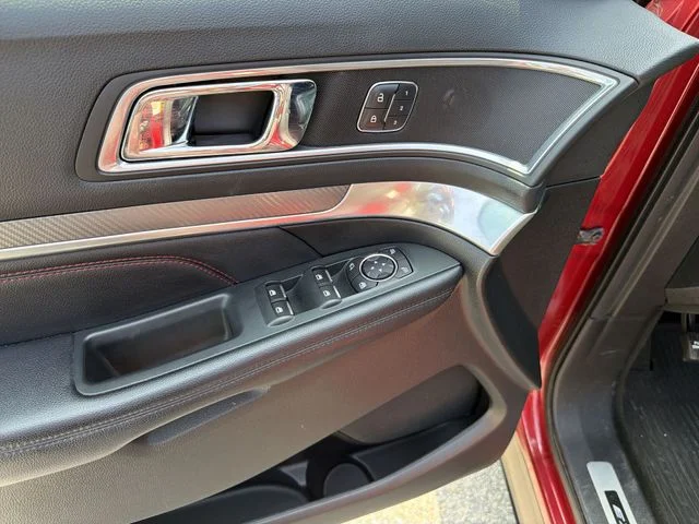 Used 2016 Red Ford Sport image 13
