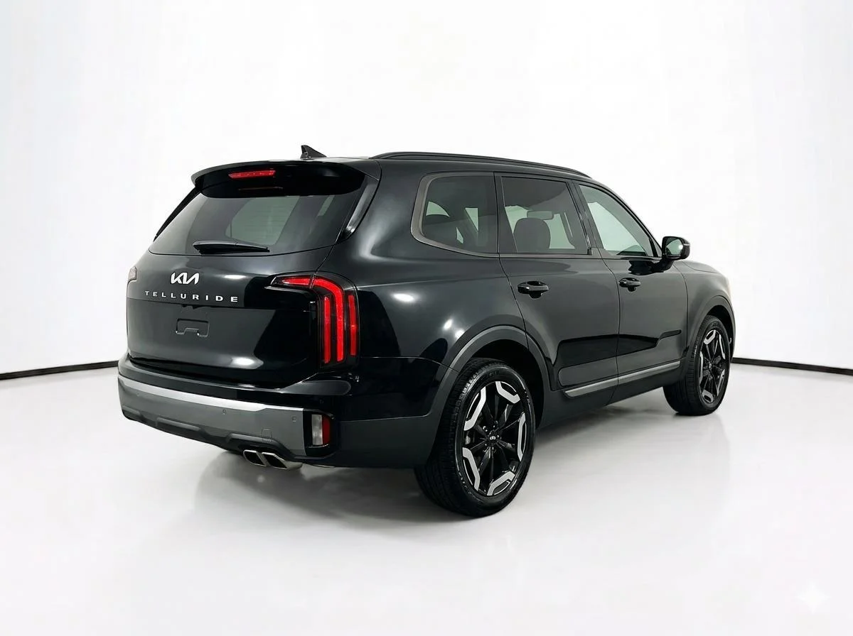 Used 2025 Ebony Black Kia S image 51
