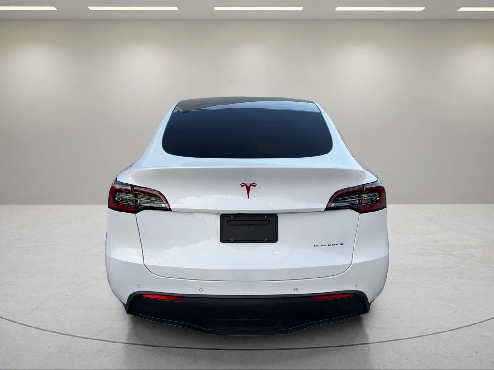 Used 2020  Tesla Long Range image 4