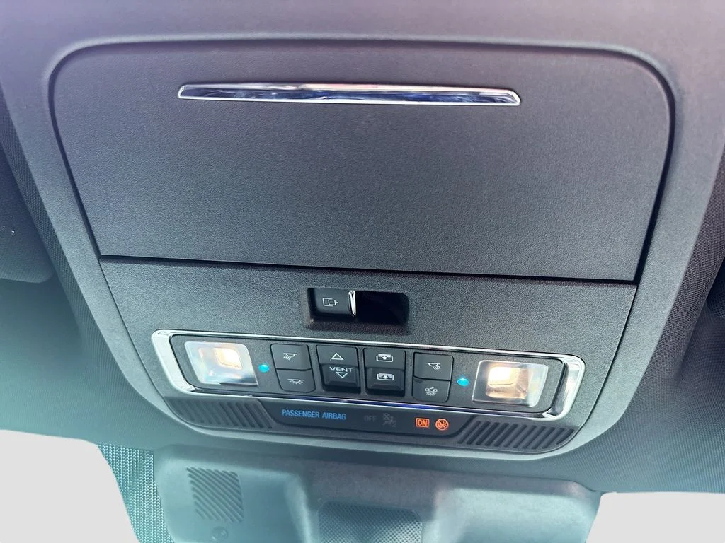Used 2024  Ford Lariat image 25