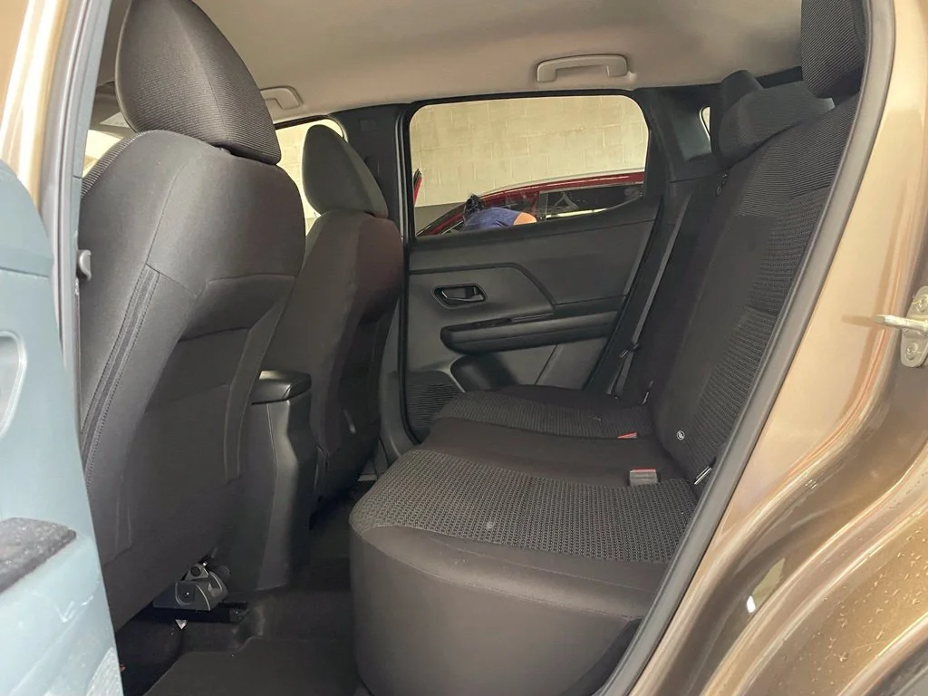 Used 2025 Brown Nissan S image 16