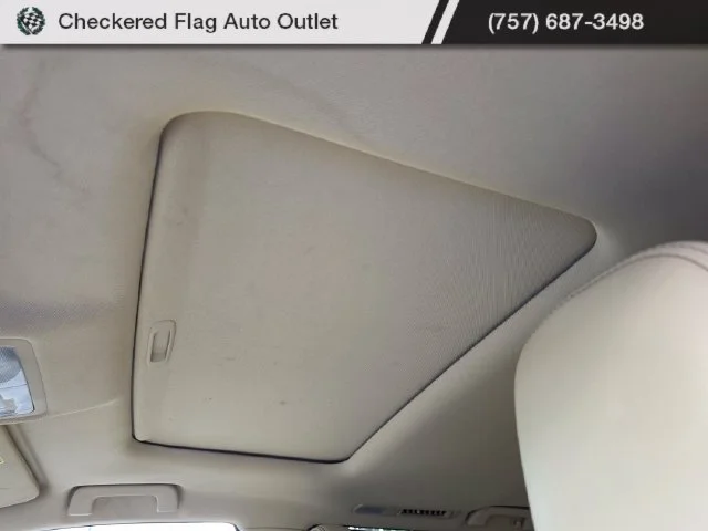 Used 2014 Blizzard Pearl Toyota XLE V6 image 9