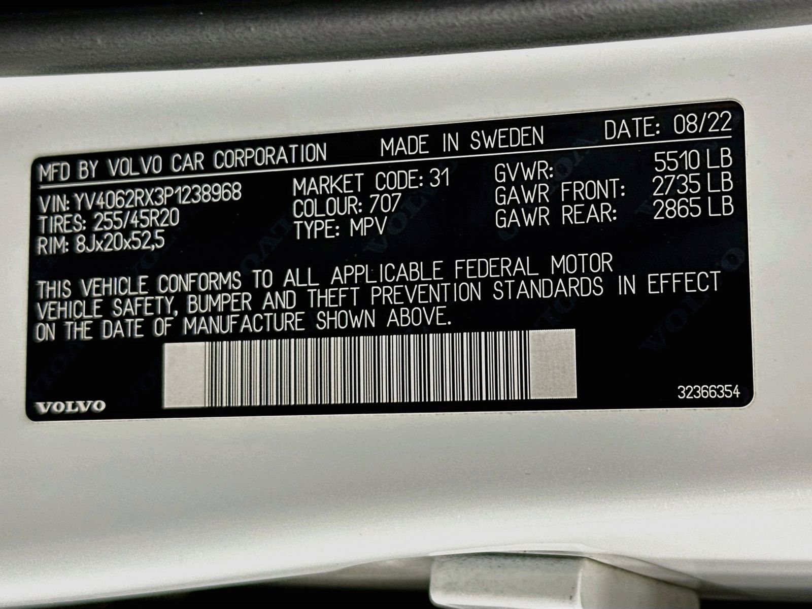 Used 2023 Crystal White Metallic Volvo B6 Ultimate Dark Theme image 34