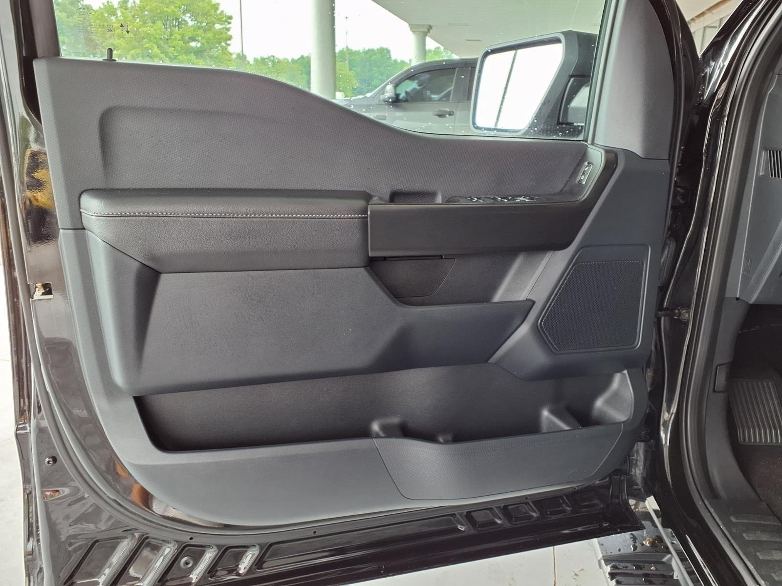 Used 2023 Agate Black Metallic Ford XL image 28