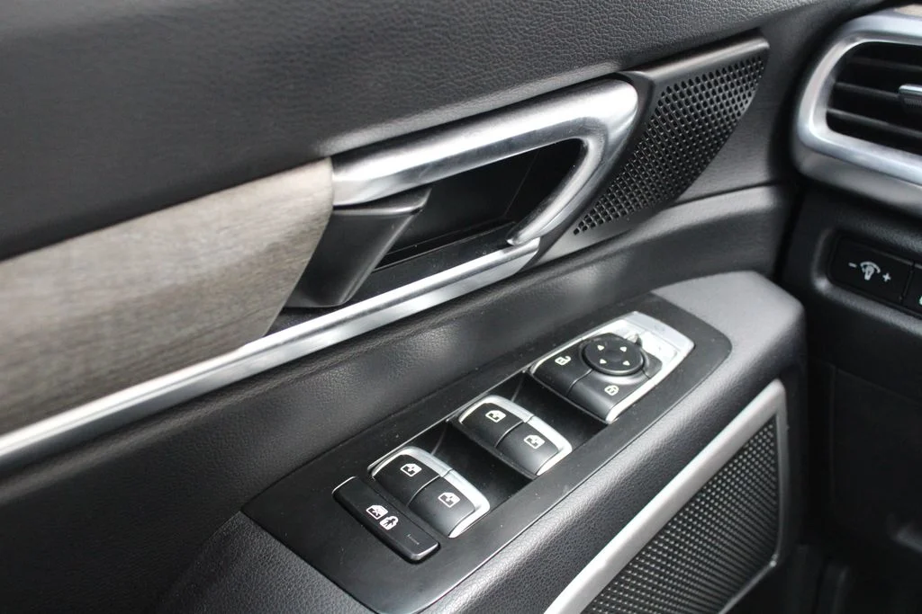 Used 2021 Gray Kia EX image 7