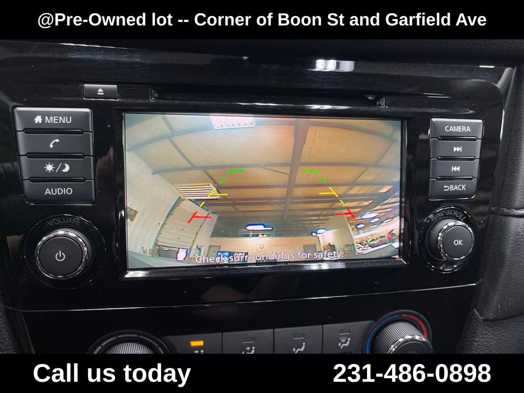 Used 2020 Gray Nissan S image 23
