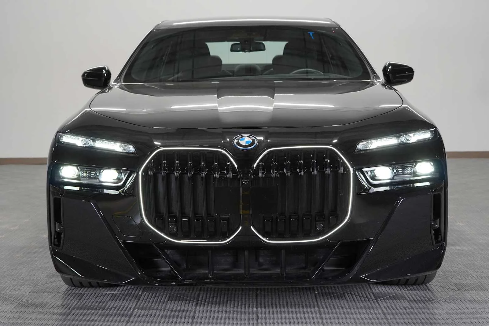 Used 2025 BMW i7 60 with VIN WBY53EJ0XSCU55298 for sale in Grapevine, TX
