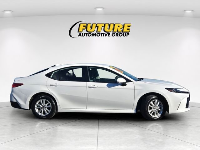 Used 2025 White Toyota LE image 3